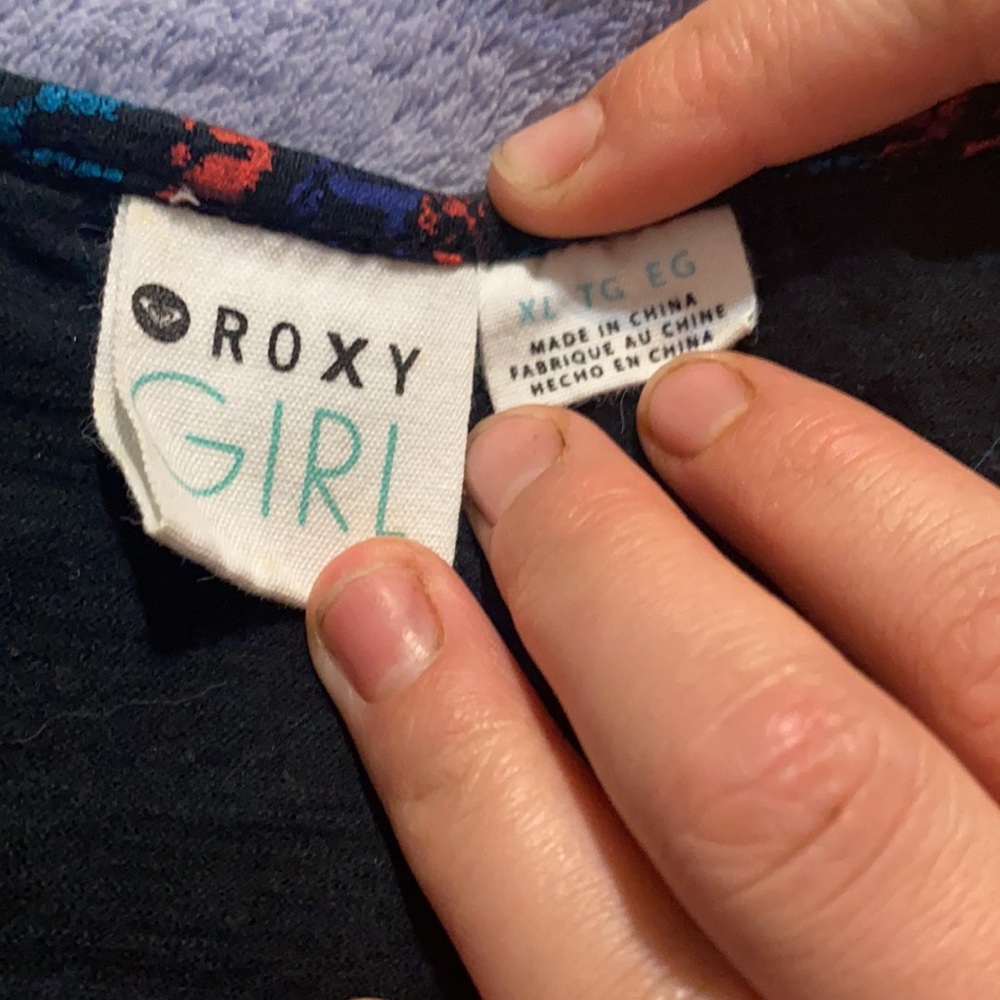 Preloved Roxy shirt - Picture 2 of 3